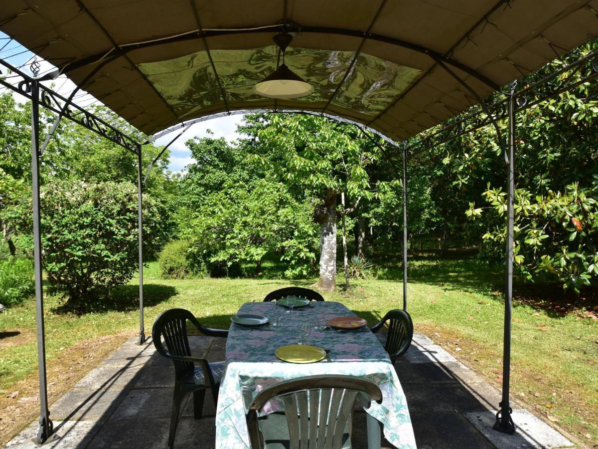 Cosy Holiday Home In Lantheuil With Garden Villefranche-du-Perigord Exterior photo
