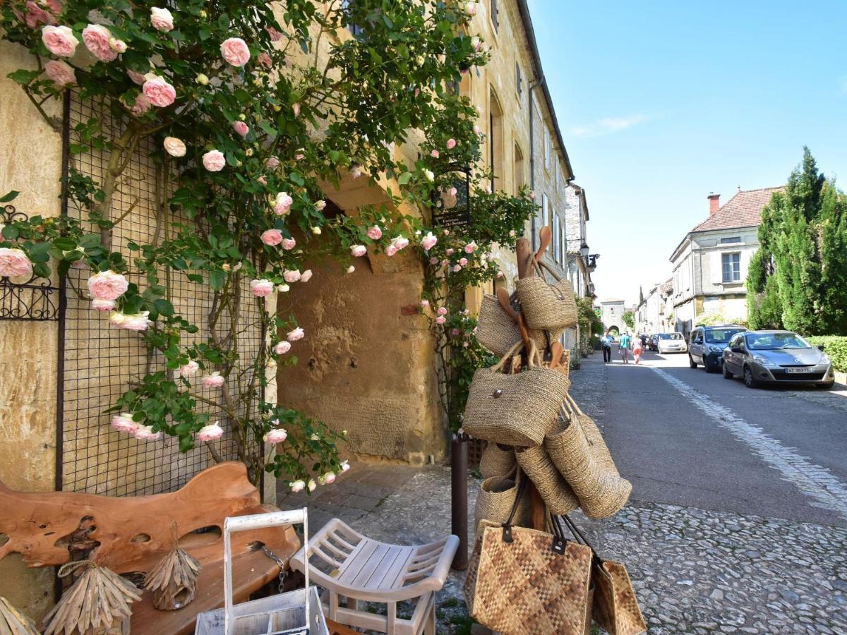 Cosy Holiday Home In Lantheuil With Garden Villefranche-du-Perigord Exterior photo