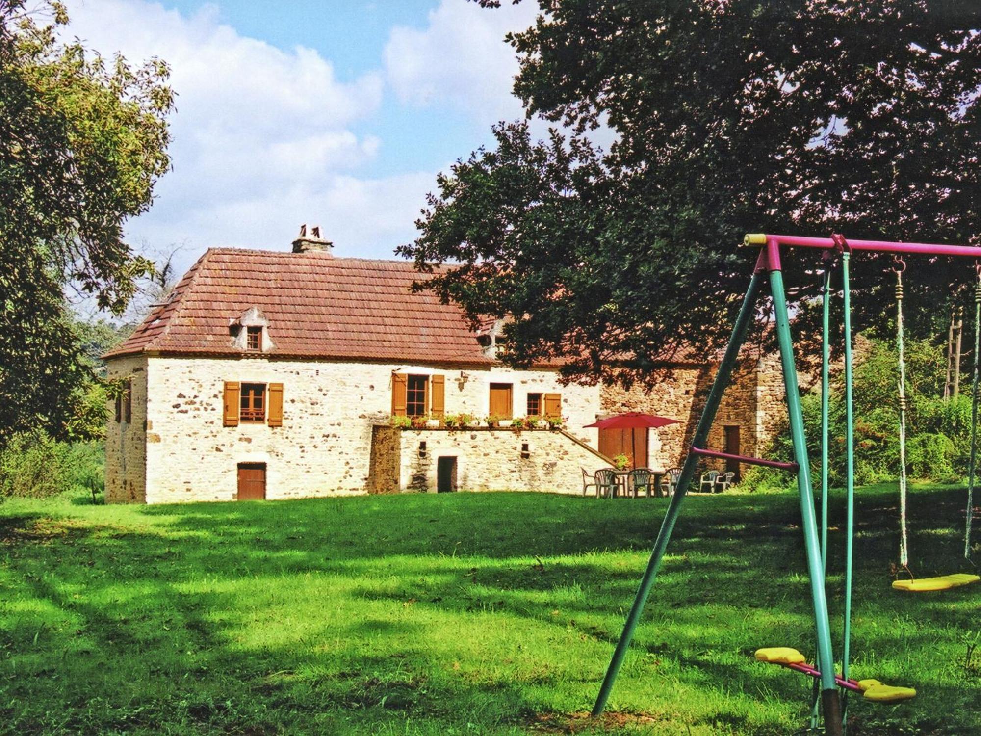 Cosy Holiday Home In Lantheuil With Garden Villefranche-du-Perigord Exterior photo
